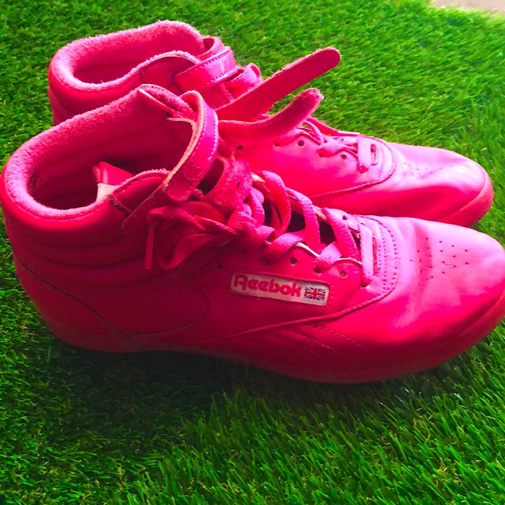 Pink Reebok sneakers ✨ - Picture 2 of 2